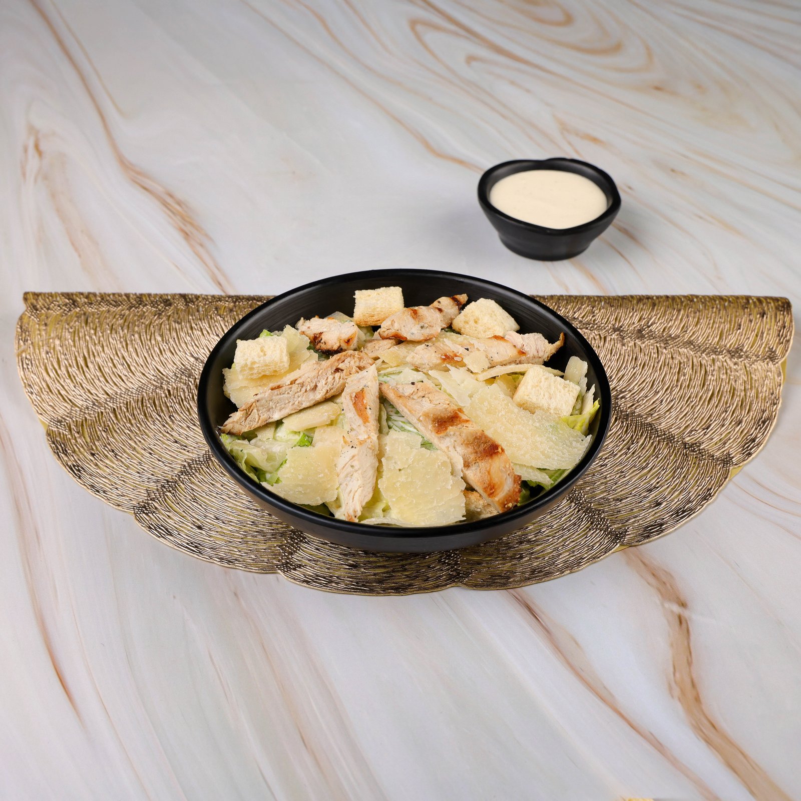 CHICKEN CAESARINO SALAD